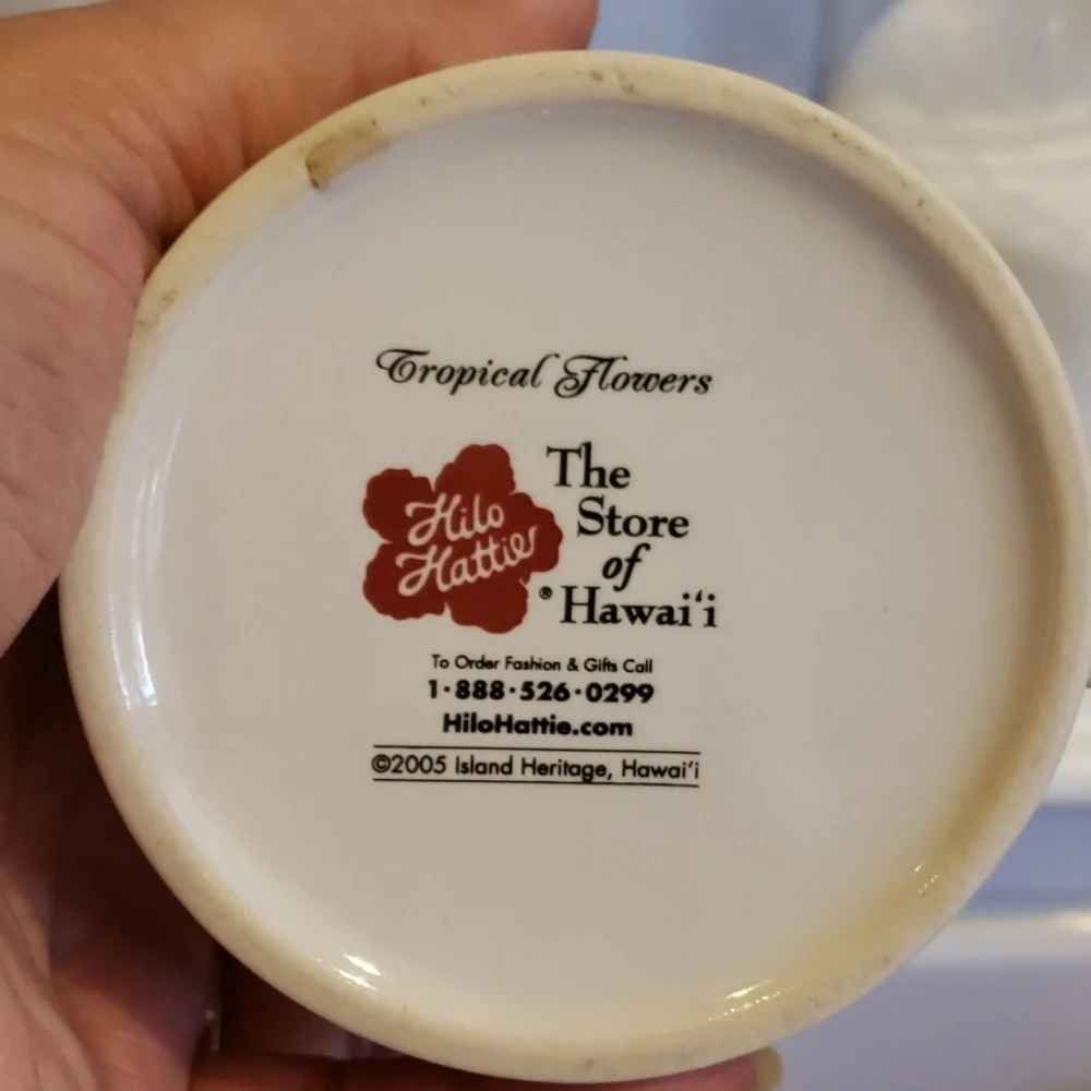 Hilo Hattie Island flowers coffee mug/pukka shells
